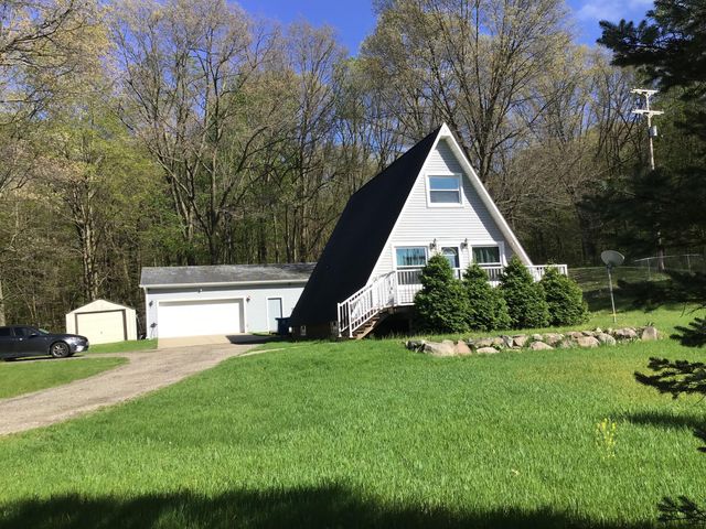 1135 Marsh Road, Plainwell, MI 49080
