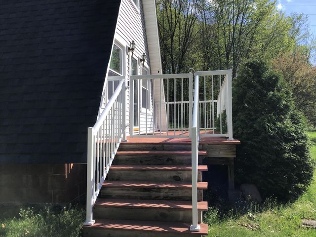 1135 Marsh Road, Plainwell, MI 49080