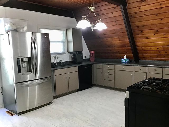 1135 Marsh Road, Plainwell, MI 49080