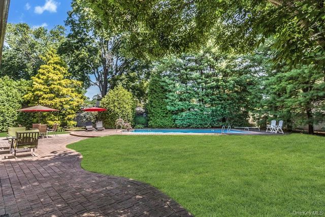 3 Windsor Place, Melville, NY 11747