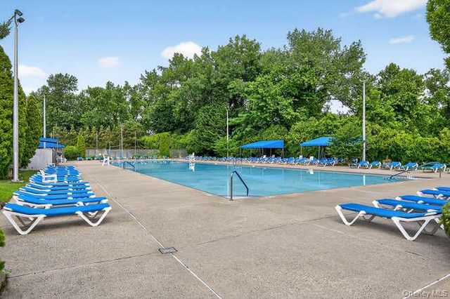 46 Terrace Circle 1B, Great Neck, NY 11021