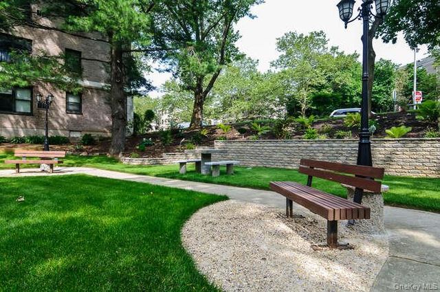 46 Terrace Circle 1B, Great Neck, NY 11021