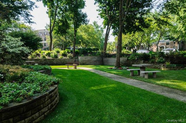 46 Terrace Circle 1B, Great Neck, NY 11021