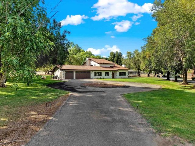 15459 Glentree Road, Valley Center, CA 92082
