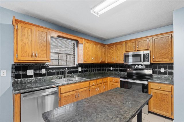 6905 Creeklands Lane, Hixson, TN 37343