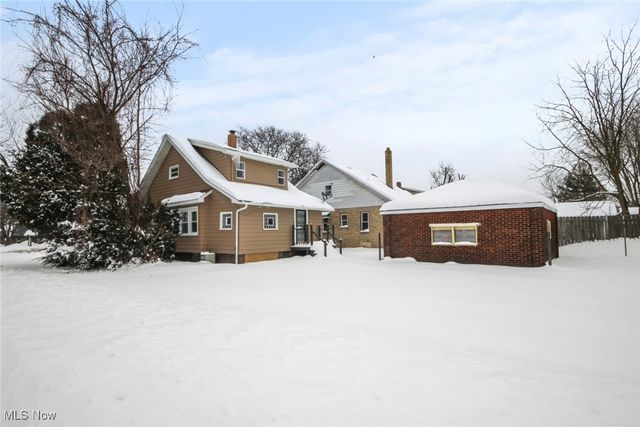 2003 E Midlothian Boulevard, Youngstown, OH 44502