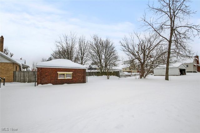 2003 E Midlothian Boulevard, Youngstown, OH 44502