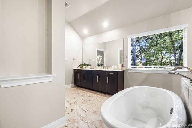 726 San Anza, San Antonio, TX 78260