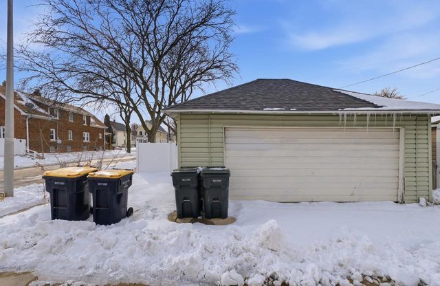 1028 S 61st STREET, West Allis, WI 53214