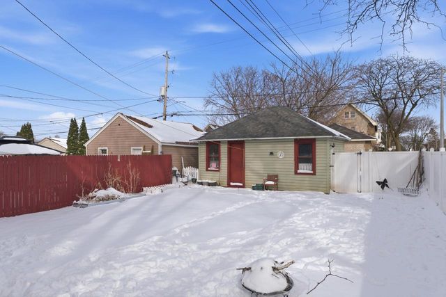 1028 S 61st STREET, West Allis, WI 53214