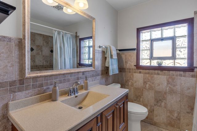 2913 Sarah Street, Franklin Park, IL 60131