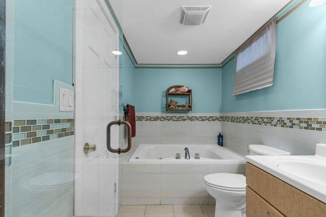 2913 Sarah Street, Franklin Park, IL 60131