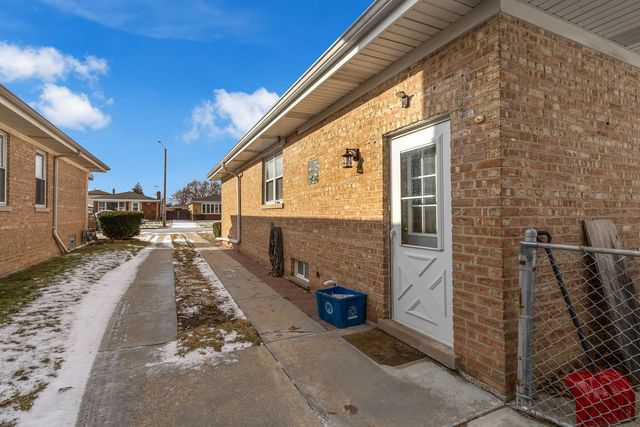 2913 Sarah Street, Franklin Park, IL 60131