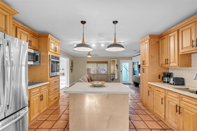 100 NE 26th Drive 100, Wilton Manors, FL 33334