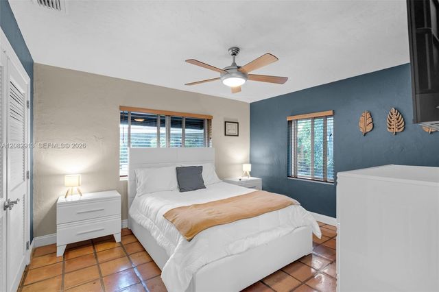 100 NE 26th Drive 100, Wilton Manors, FL 33334