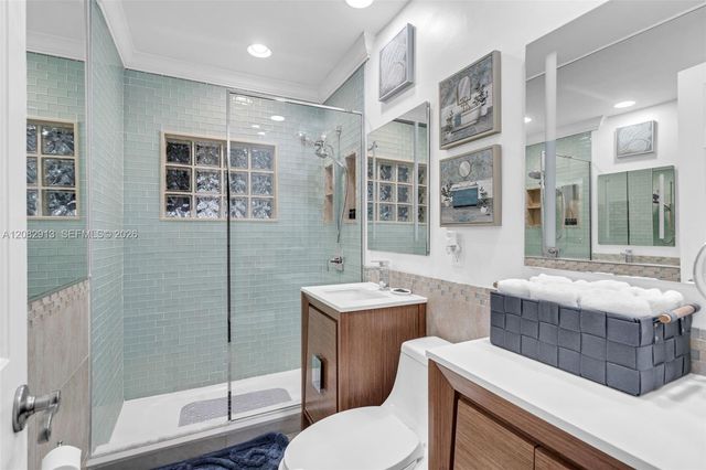 100 NE 26th Drive 100, Wilton Manors, FL 33334