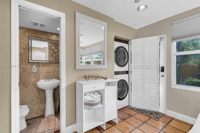 100 NE 26th Drive 100, Wilton Manors, FL 33334