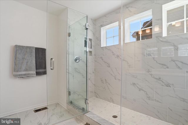 125 PAYNE ST, Charles Town, WV 25414