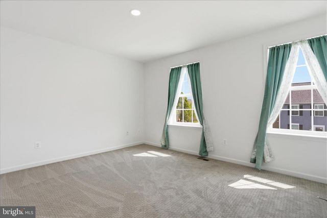 125 PAYNE ST, Charles Town, WV 25414