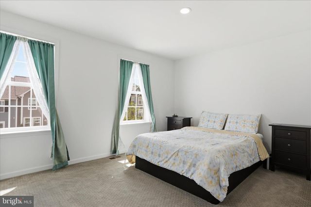 125 PAYNE ST, Charles Town, WV 25414
