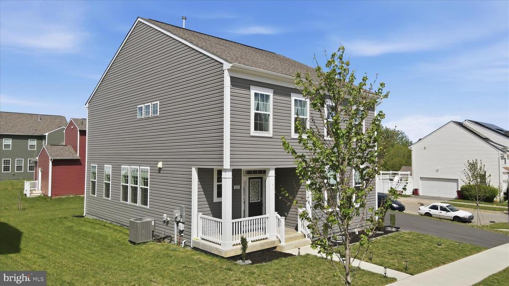 125 PAYNE ST, Charles Town, WV 25414