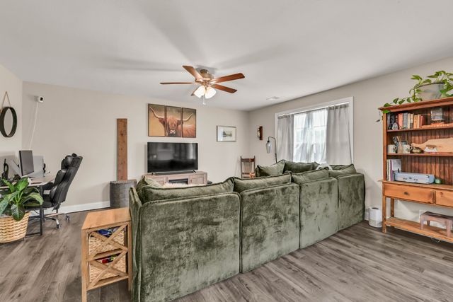 218 Ardell Dr, Clarksville, TN 37040