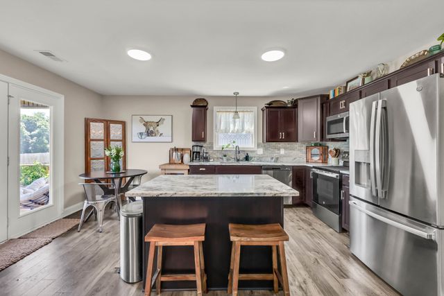 218 Ardell Dr, Clarksville, TN 37040