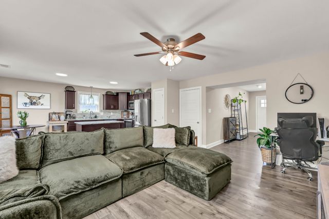 218 Ardell Dr, Clarksville, TN 37040