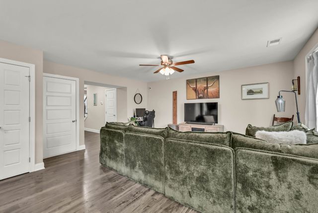 218 Ardell Dr, Clarksville, TN 37040