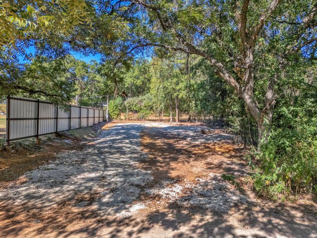 8810 Frontier Court, Granbury, TX 76048