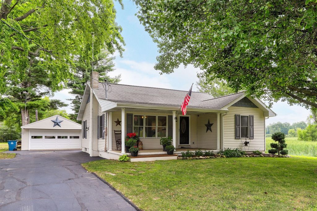 323 S Center Street, Bangor, MI 49013