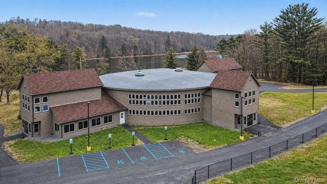 2 Douglas Street, Rock Hill, NY 12775