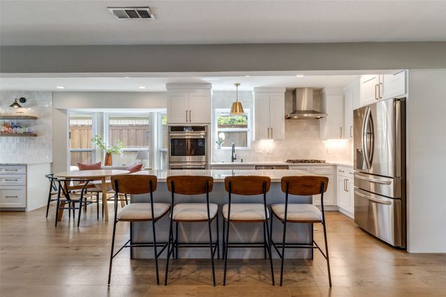 9243 Moss Farm Lane, Dallas, TX 75243