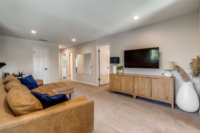 9243 Moss Farm Lane, Dallas, TX 75243