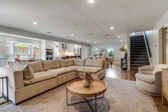 9243 Moss Farm Lane, Dallas, TX 75243