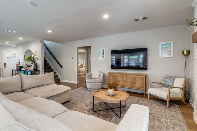 9243 Moss Farm Lane, Dallas, TX 75243