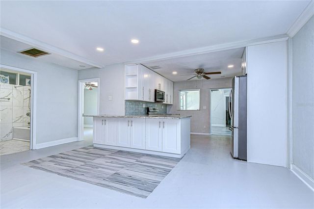 909 HART STREET, Clearwater, FL 33755