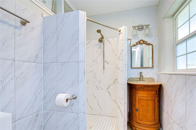 909 HART STREET, Clearwater, FL 33755