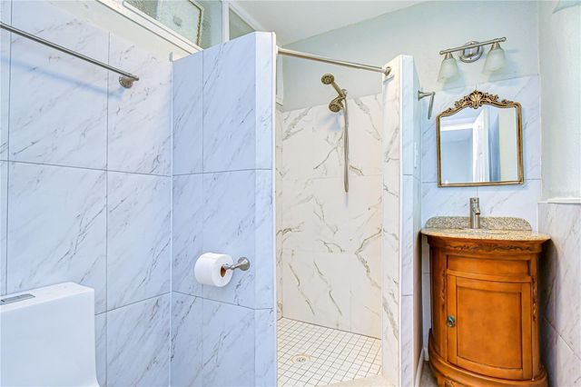 909 HART STREET, Clearwater, FL 33755