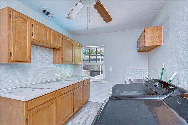 909 HART STREET, Clearwater, FL 33755