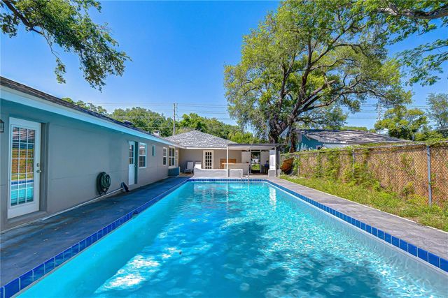 909 HART STREET, Clearwater, FL 33755