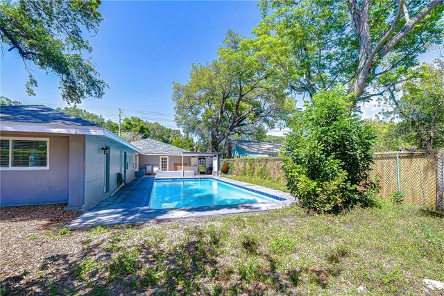 909 HART STREET, Clearwater, FL 33755