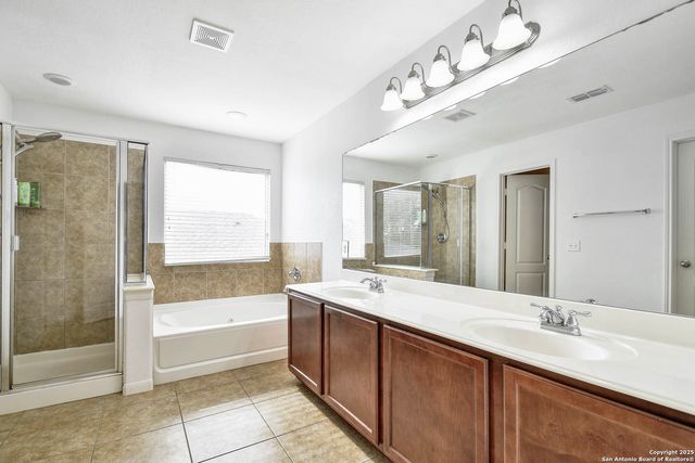 209 Town Creek, Cibolo, TX 78108