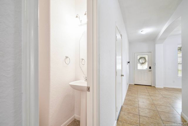 209 Town Creek, Cibolo, TX 78108