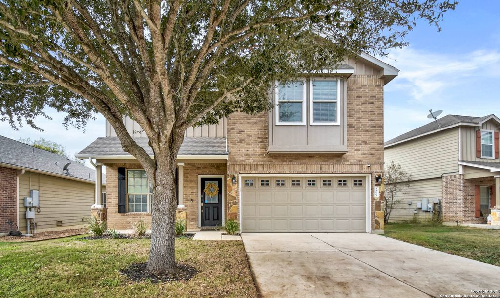 209 Town Creek, Cibolo, TX 78108