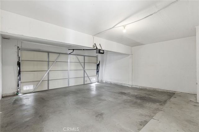 22137 Burbank 3, Woodland Hills, CA 91367