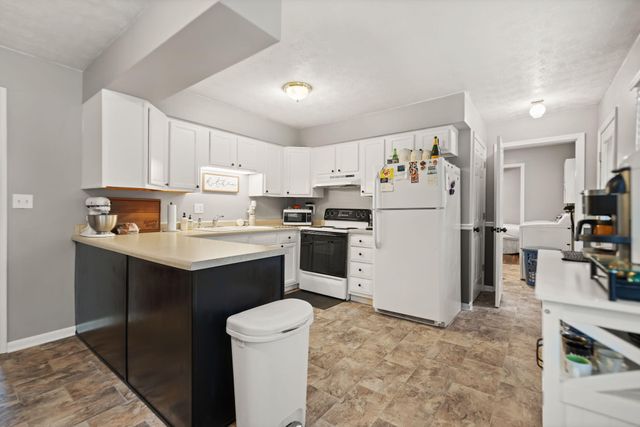 220 W Railroad Street, Stanton, KY 40380