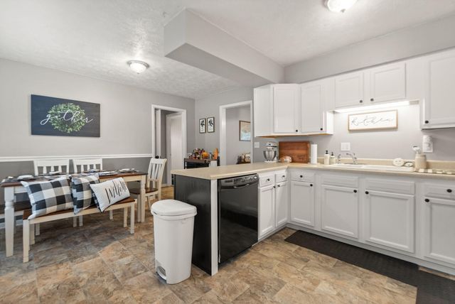 220 W Railroad Street, Stanton, KY 40380