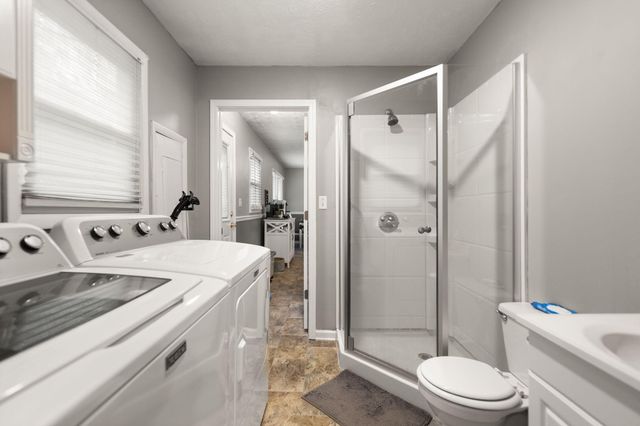 220 W Railroad Street, Stanton, KY 40380