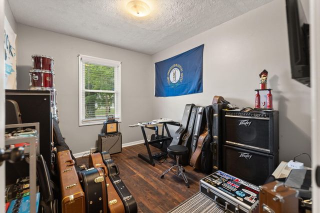 220 W Railroad Street, Stanton, KY 40380